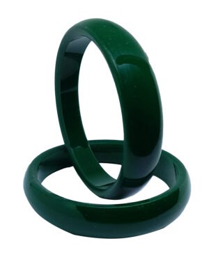 Green Pola bangle – traditional Bengali bracelet for women symbolizing prosperity and elegance.